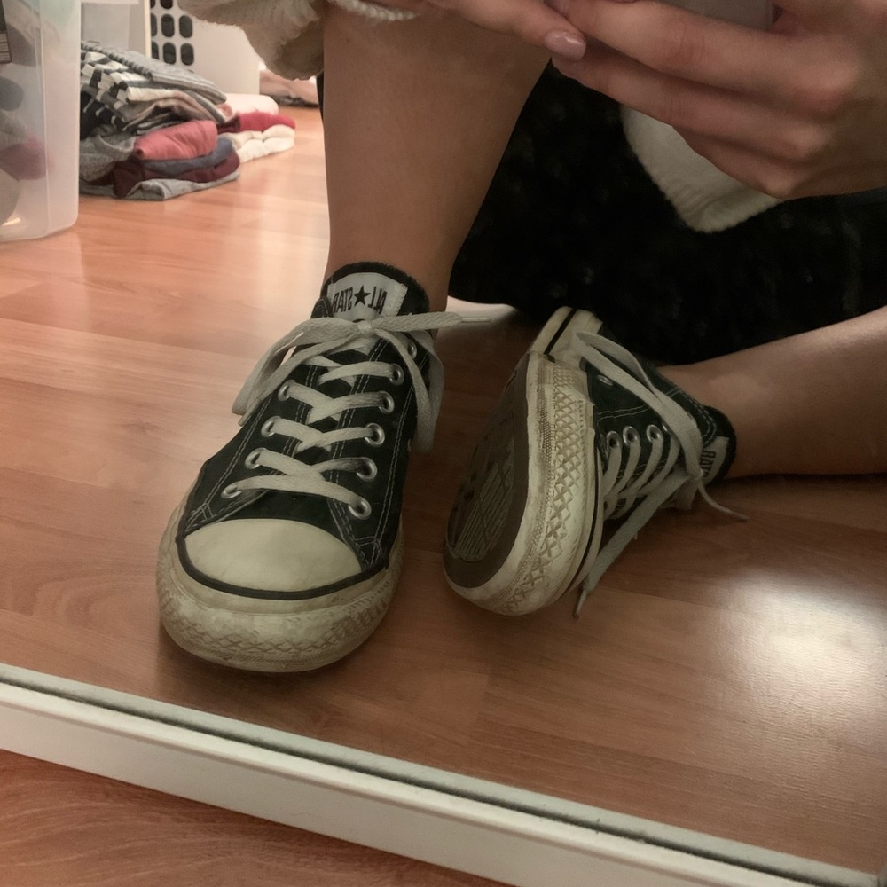 Low top black converse